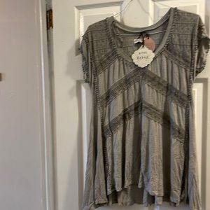 Women’s top size large color gray